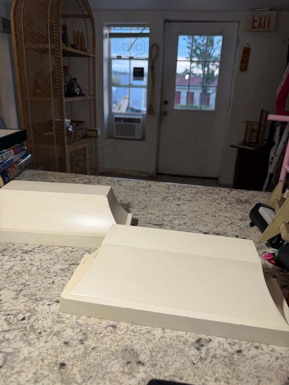 Kitchen Cabinet Crown Molding Trim Off-White Wood Used-Good